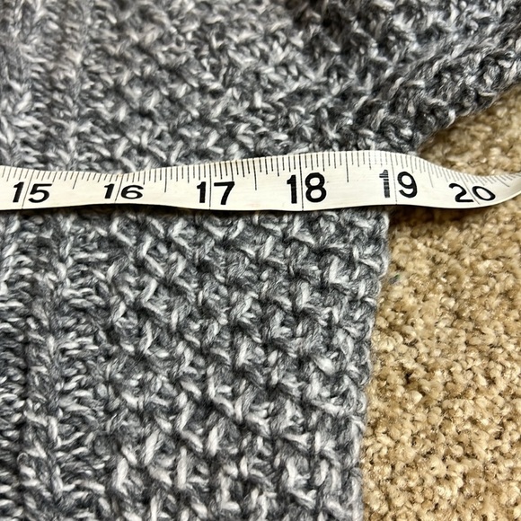 Stylestalker grey Kyanite sweater - Picture 9 of 10